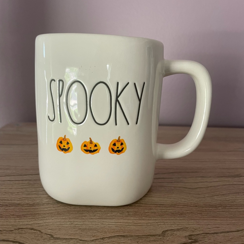 RAE DUNN “SPOOKY” HALLOWEEN MUG WITH PUMPKINS